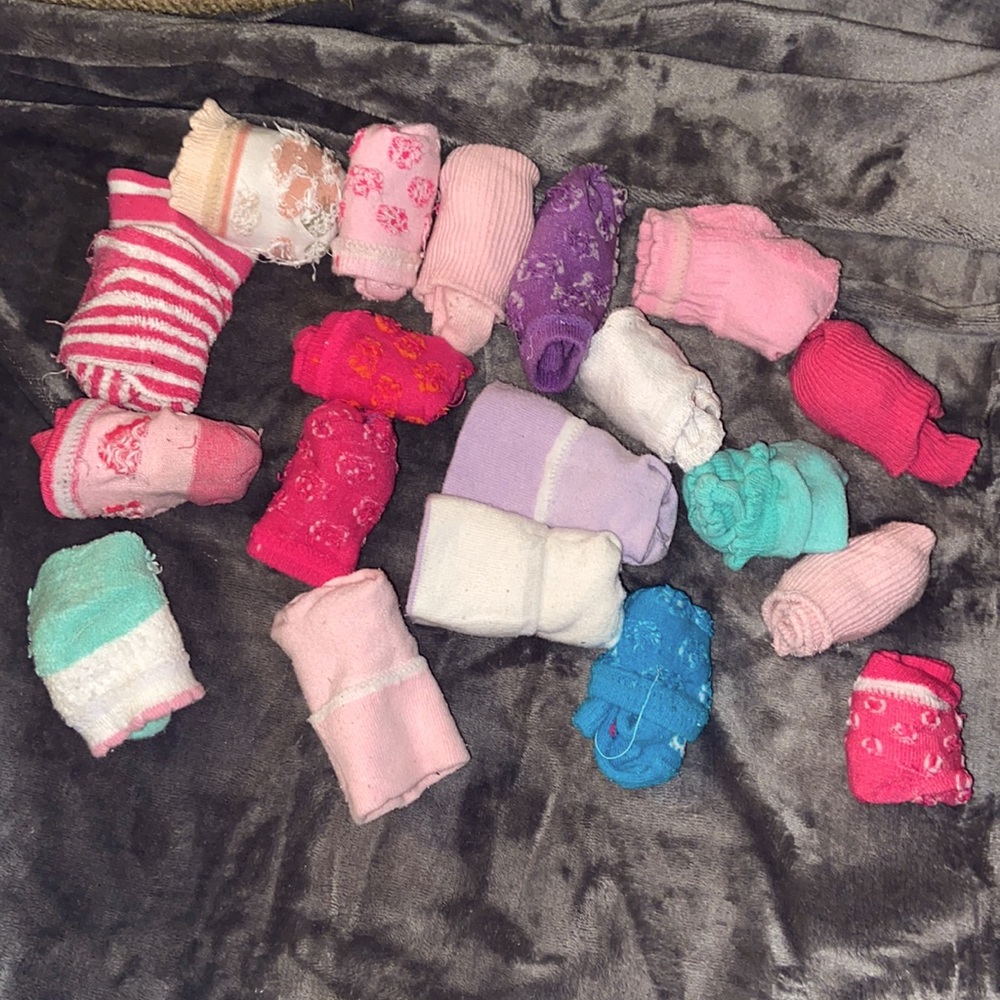 Lot of 19 baby socks